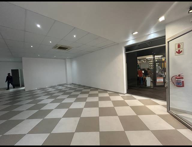 112M² RETAIL TO LET IN CLAREMONT